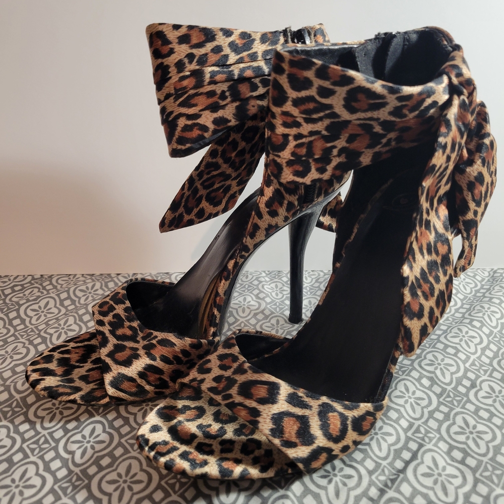Leopard Print Bow-Tie Heels‎